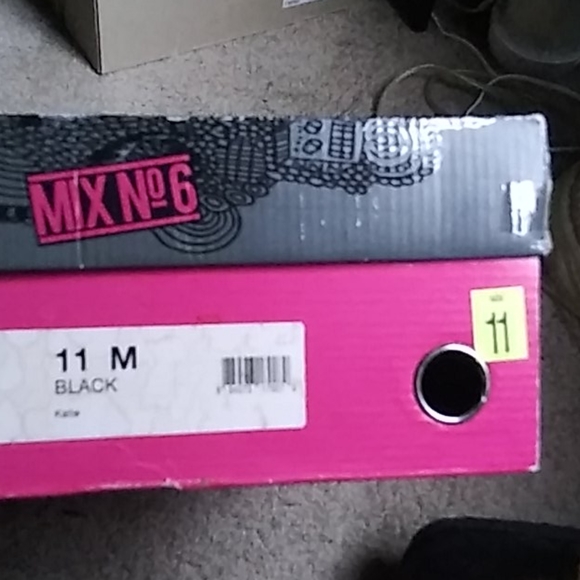 Suede Fringed Boho Bootie New with box - Picture 5 of 6